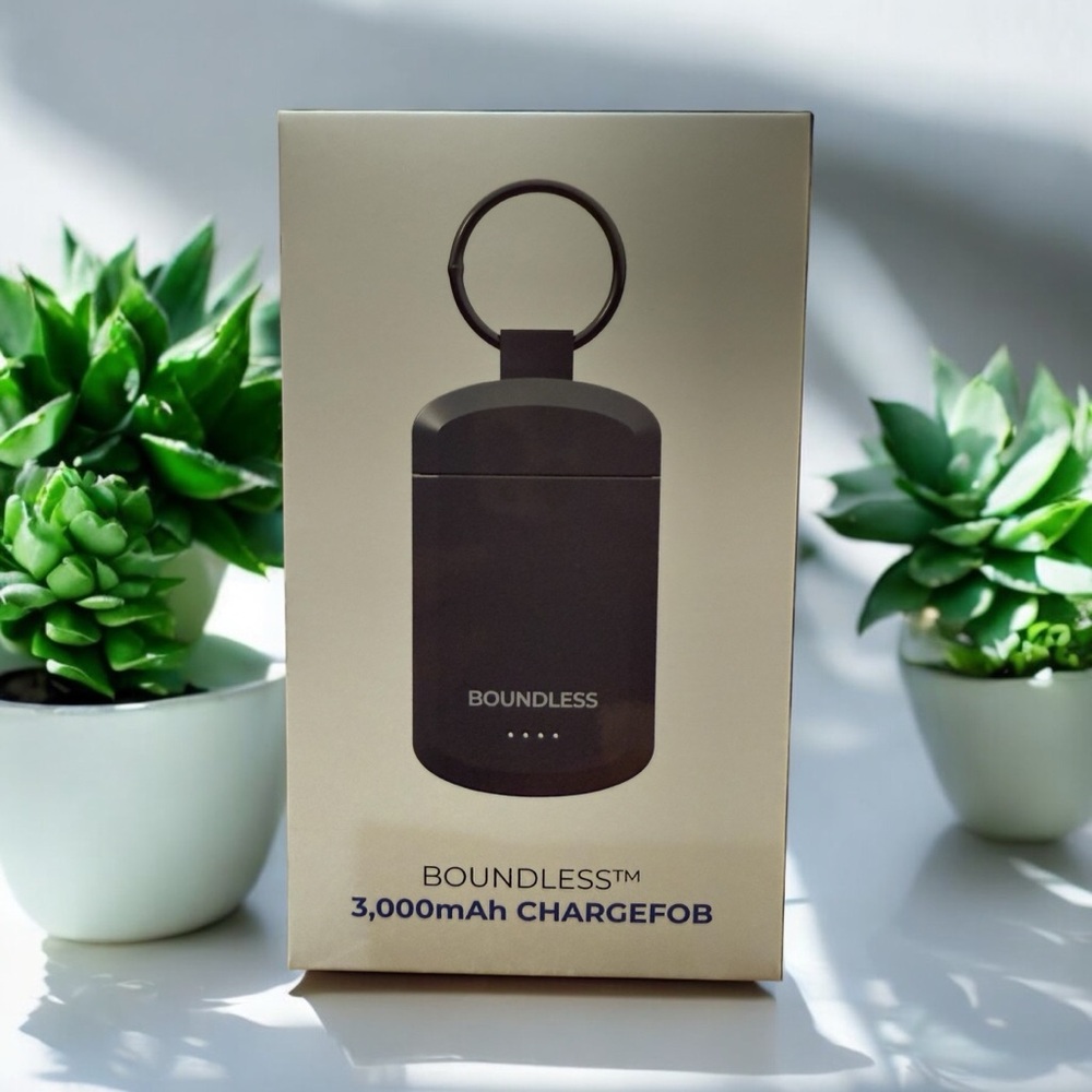 Boundless 3kmAhChargeFOB Power Bank with Keychain and Light - BLACK